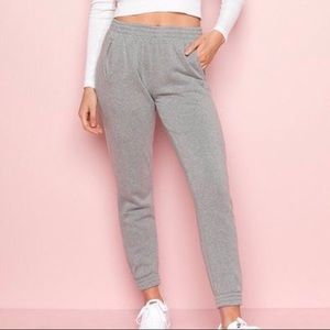 “Brandy Melville” Gray rosa sweatpants